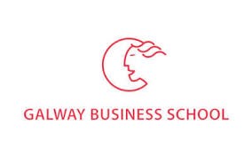 Agencia de Intercambio en irlanda Beyond Learning Logotipo de Galway Business School con un diseño facial abstracto en rojo.